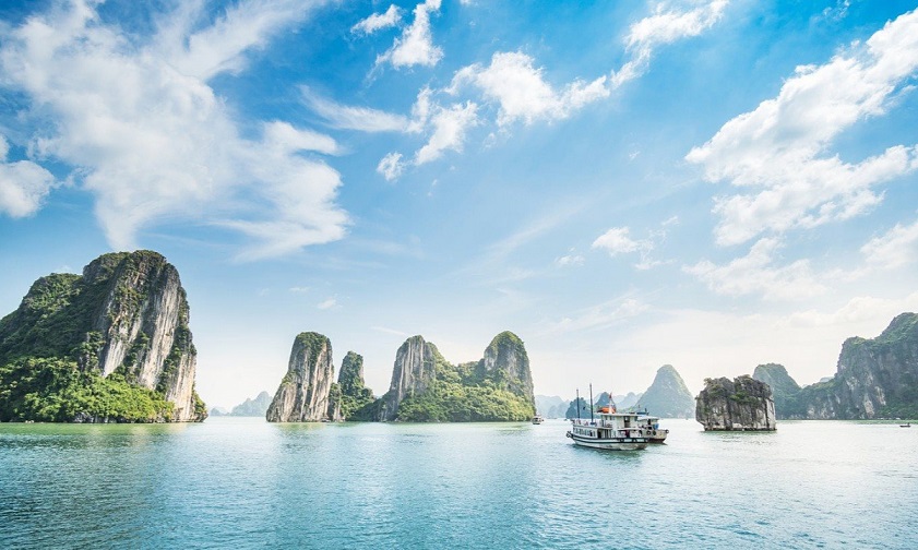 Best time to visit Ha Long Bay: Weather & Travel Guide 2025